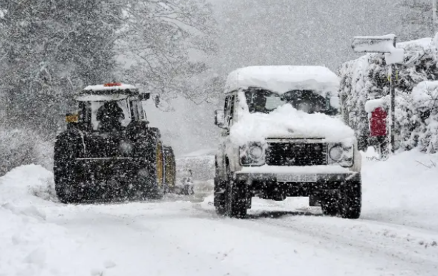 Qarlı yolları aşan həyat mübarizəsi 