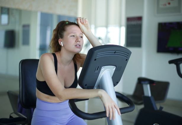 Qastroenteroloq: Kişilər fiziologiyasına görə qadınlardan 16% daha tez arıqlayırlar    