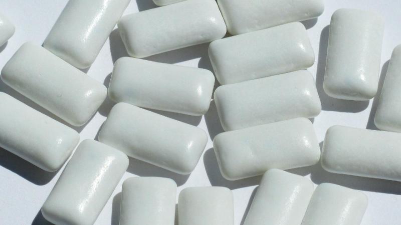 Saqqız çeynəməyi xoşlayırsınız? Çeynəyəcəyiniz 250.000 mikroplastik ola bilər
