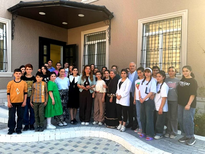 Balaca qəlblərə böyük qayğı - Kardioloqlar uşaq sığınacağını ziyarət etdi