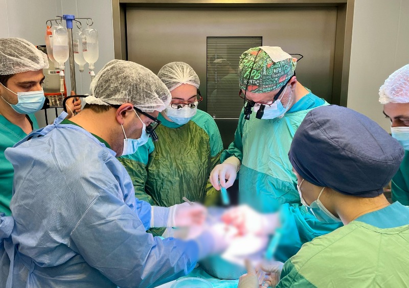 Yeni Klinika ilkə imza atdı -  Canlıdan-canlıya qaraciyər transplantasiyasına başlanıldı