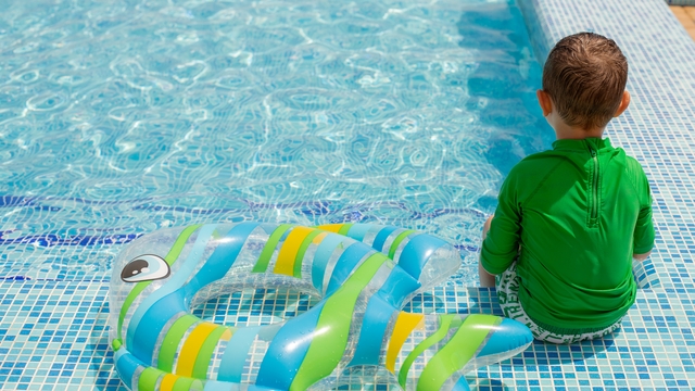 Adenovirusa uşaqlar hovuzda da yoluxa bilər