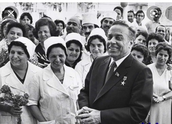 Müstəqilliyin ilk onilliyində Azərbaycan səhiyyəsi və mediasının axtarışları