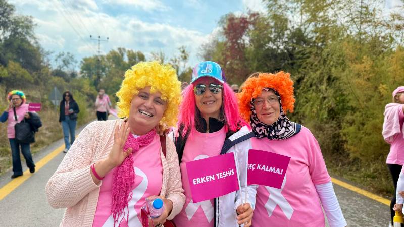 Xərçəngə qalib gələn və mübarizəsini davam etdirən xəstələrdən “çəhrayı yürüş”