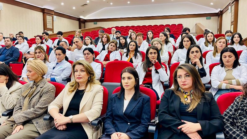 Naxçıvanda həkimlər diabet və tiroid xəstəliklərinin idarə edilməsində müasir təcrübələri bölüşüblər