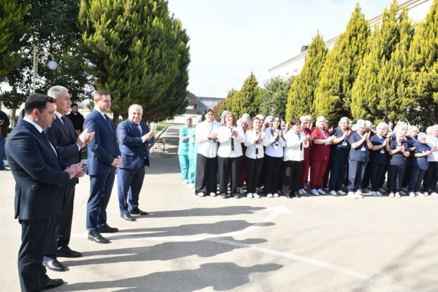 Yevlax Regional Xəstəxanası əsaslı yenidənqurmadan sonra fəaliyyətə başlayıb