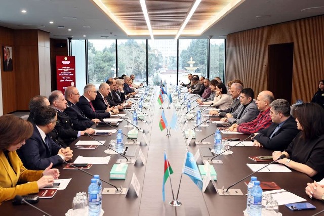 “Qaraciyər transplantasiyasından sonra pasiyentlərin stasionarda təqibi” mövzusunda elmi simpozium və metodik vəsaitin təqdimatı keçirilib