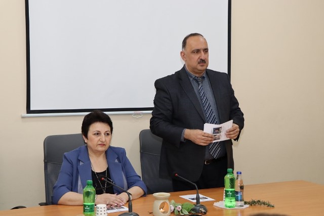  Türk xalqlarının zəngin xalq təbabəti ənənələrinin müqayisəli və kompleks şəkildə araşdırılmalıdır