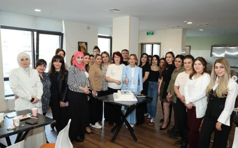 Mütəxəssislər süd vəzi xərçənginin diaqnostikasına dair canlı praktik məşğələdə bir araya gəldilər