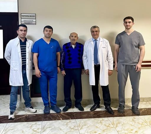 Bakı klinikalarının imtina etdiyi 70 yaşlı xəstə Tədris Cərrahiyyə Klinikasında sağaldı