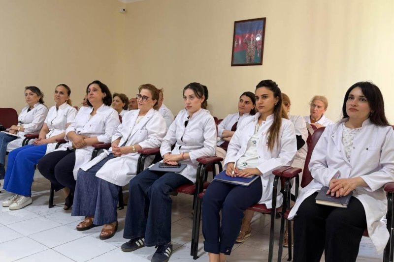 Tibb işçilərinin bilik və bacarıqları artırılır