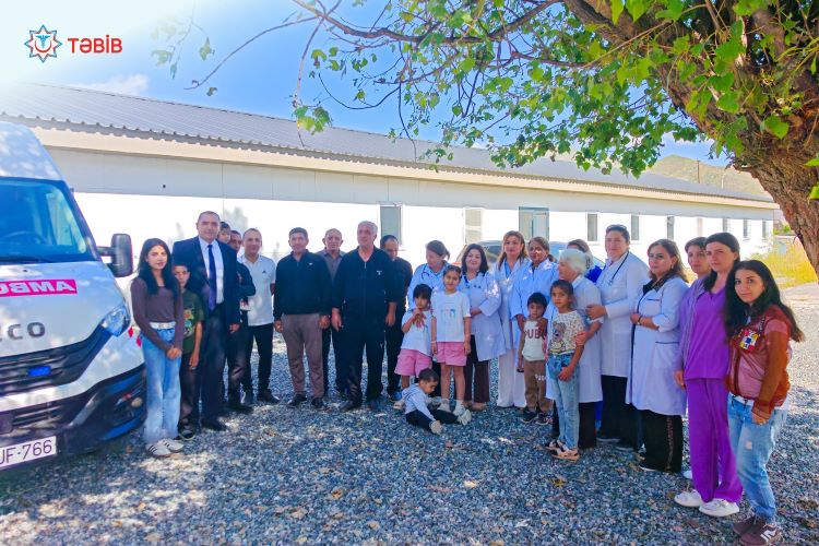 Kəlbəcərdə uşaqlar səyyar tibbi xidmət çərçivəsində müayinə və peyvənd edilib