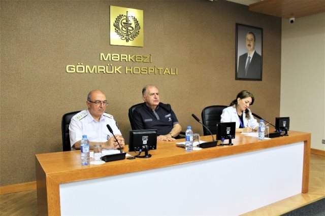  Mərkəzi Gömrük Hospitalında rezidentura təhsilinə qəbul olunmuş həkim-rezidentlərlə görüş   